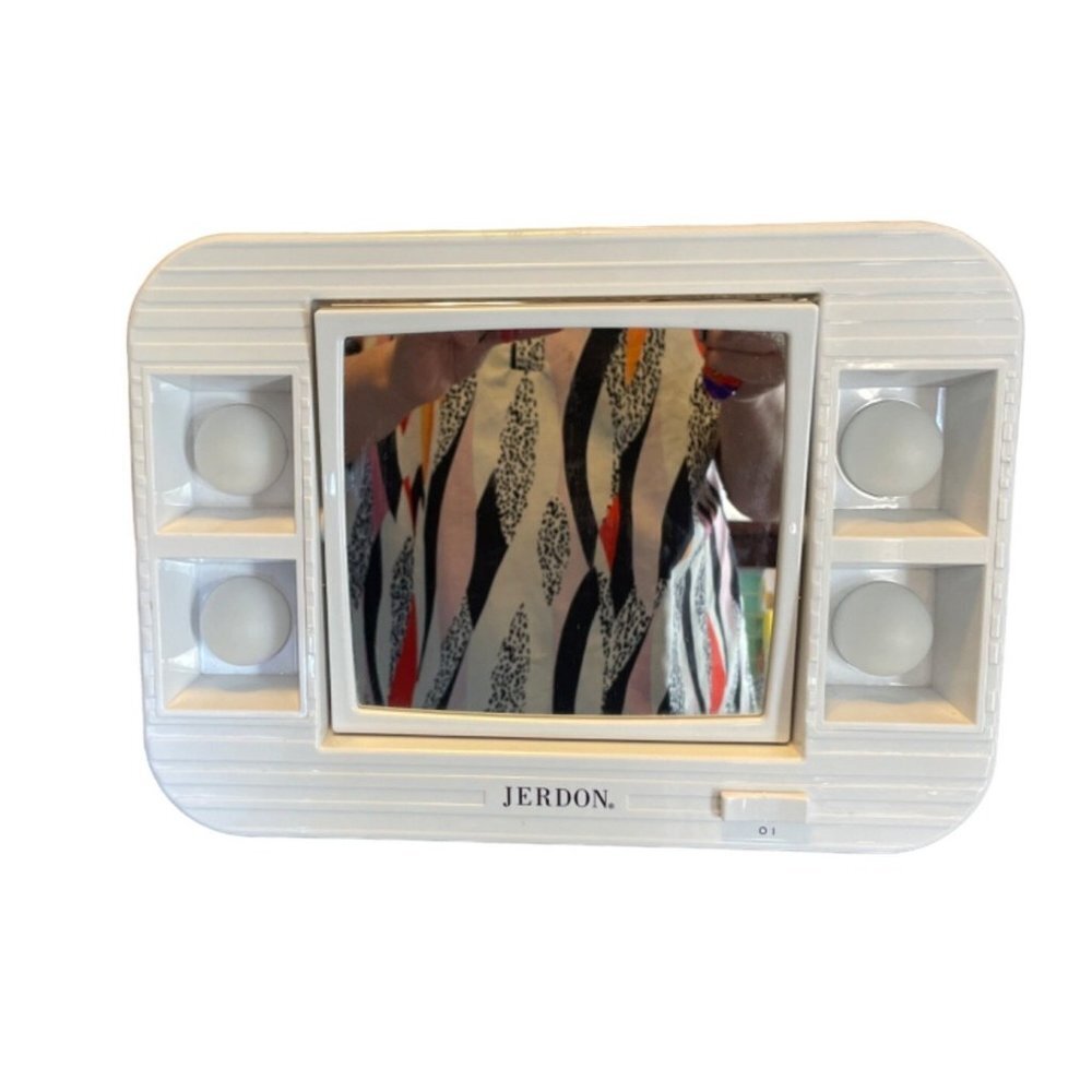 Jerdon LED Lighted Makeup Mirror with 5x Magnification Battery Operated